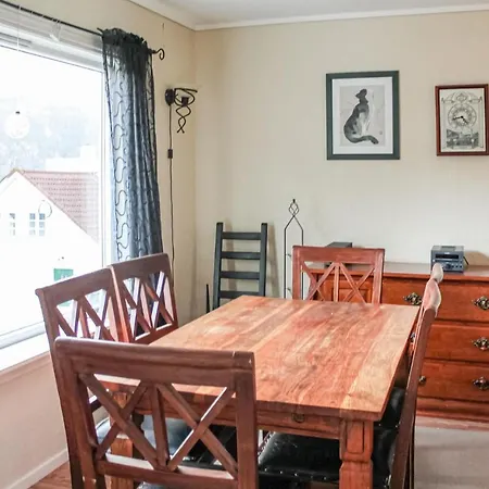 Awesome In W/ Wifi And 4 Bedrooms Holiday home Flekkefjord