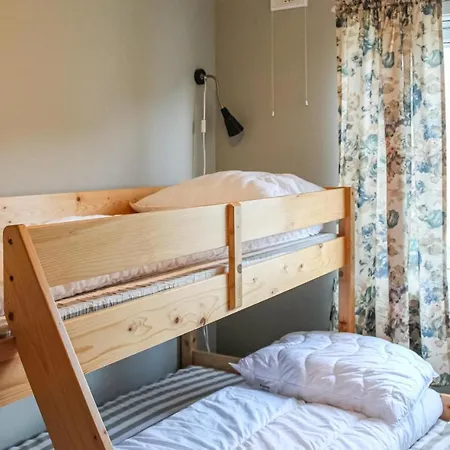 Holiday home Awesome In W/ Wifi And 4 Bedrooms