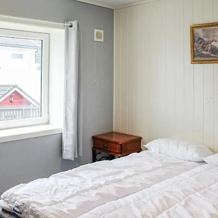 Awesome In W/ Wifi And 4 Bedrooms Holiday home Flekkefjord